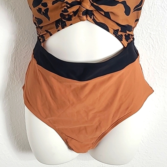 Cupshe Brown/Black Swimsuit, Criss-Cross Neckline,Cutouts, Size Medium, NWT - Picture 5 of 9